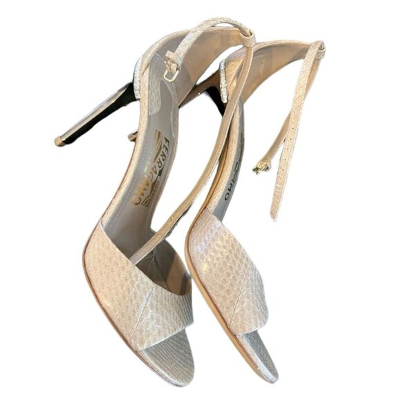 🔥 Ferragamo heels. Open toe. Brand new with crystal and gold metallic heels. - Picture 3 of 7